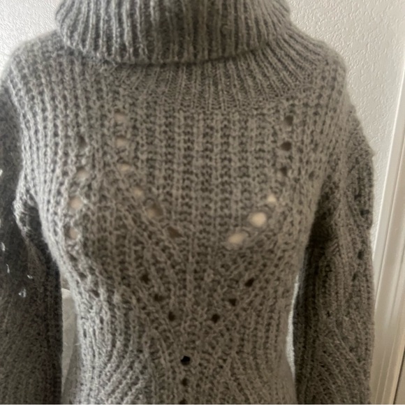 Treasure & Bond girls Turtleneck Wool Sweater - Picture 2 of 5